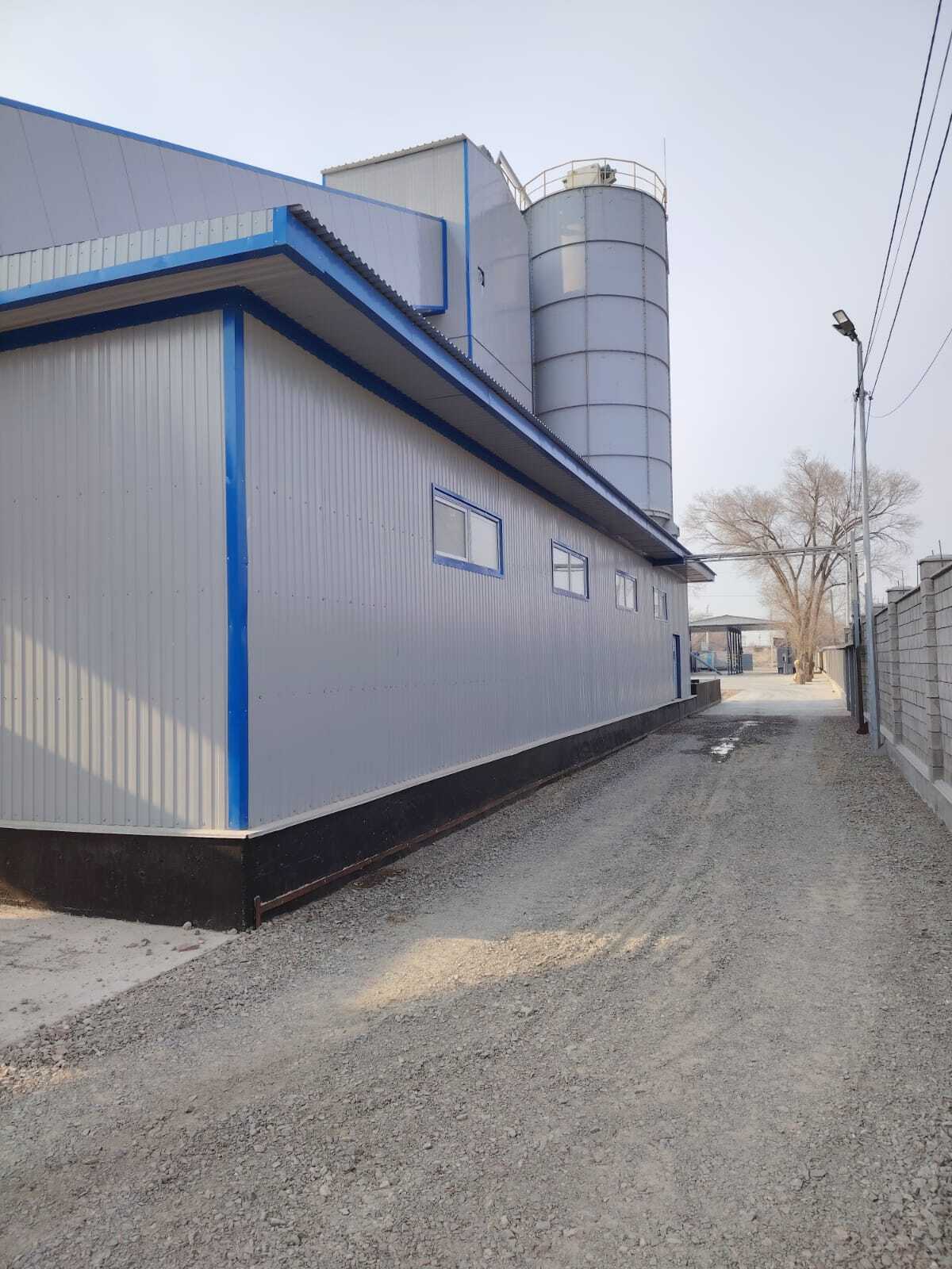 Cement silos and the batching plant at KONAEV BETON 1